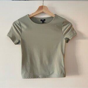Express Body Contour Cropped Tee